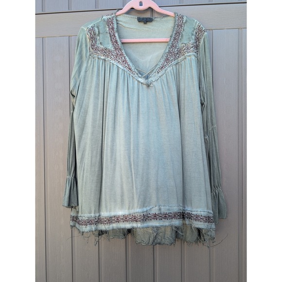 POL Tops - POL boutique Green Boho Top Womens Small Long SleeveRaw Hem Accent